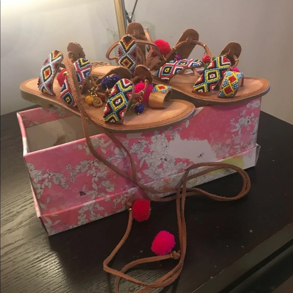 New pompom tie sandals, size 5